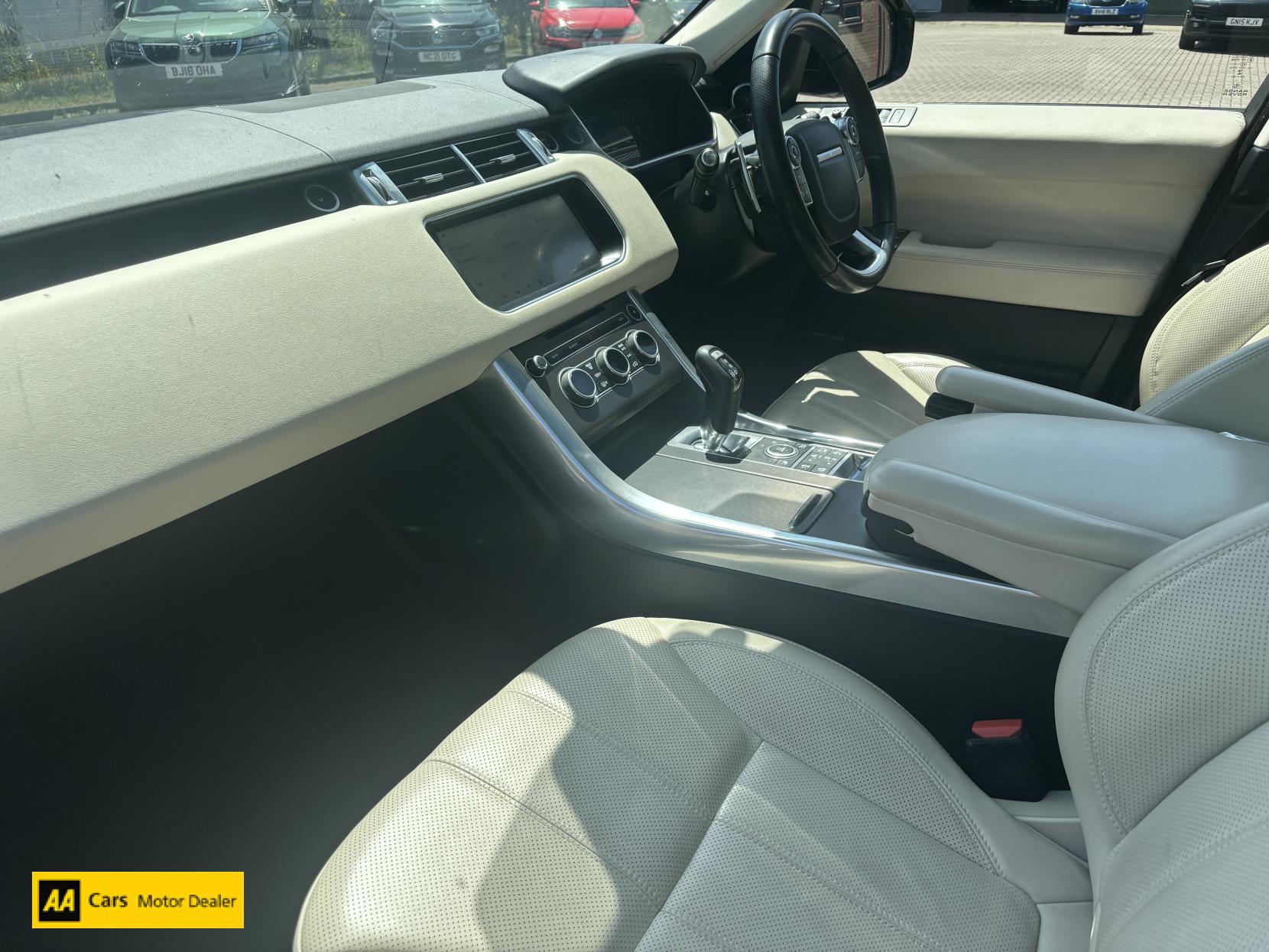 Land Rover Range Rover Sport 3.0 SD V6 HSE Dynamic SUV 5dr Diesel Auto 4WD Euro 6 (s/s) (306 ps)