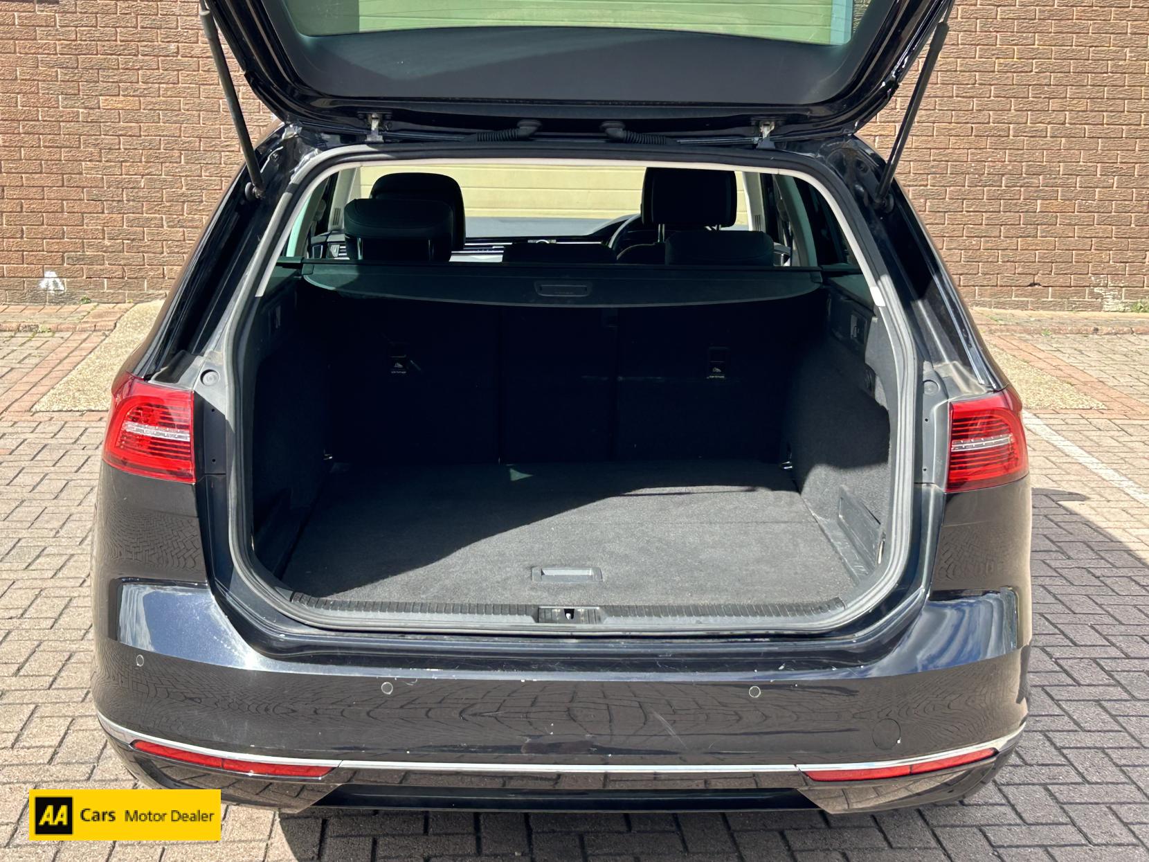 Volkswagen Passat 1.6 TDI BlueMotion Tech GT Estate 5dr Diesel Manual Euro 6 (s/s) (120 ps)