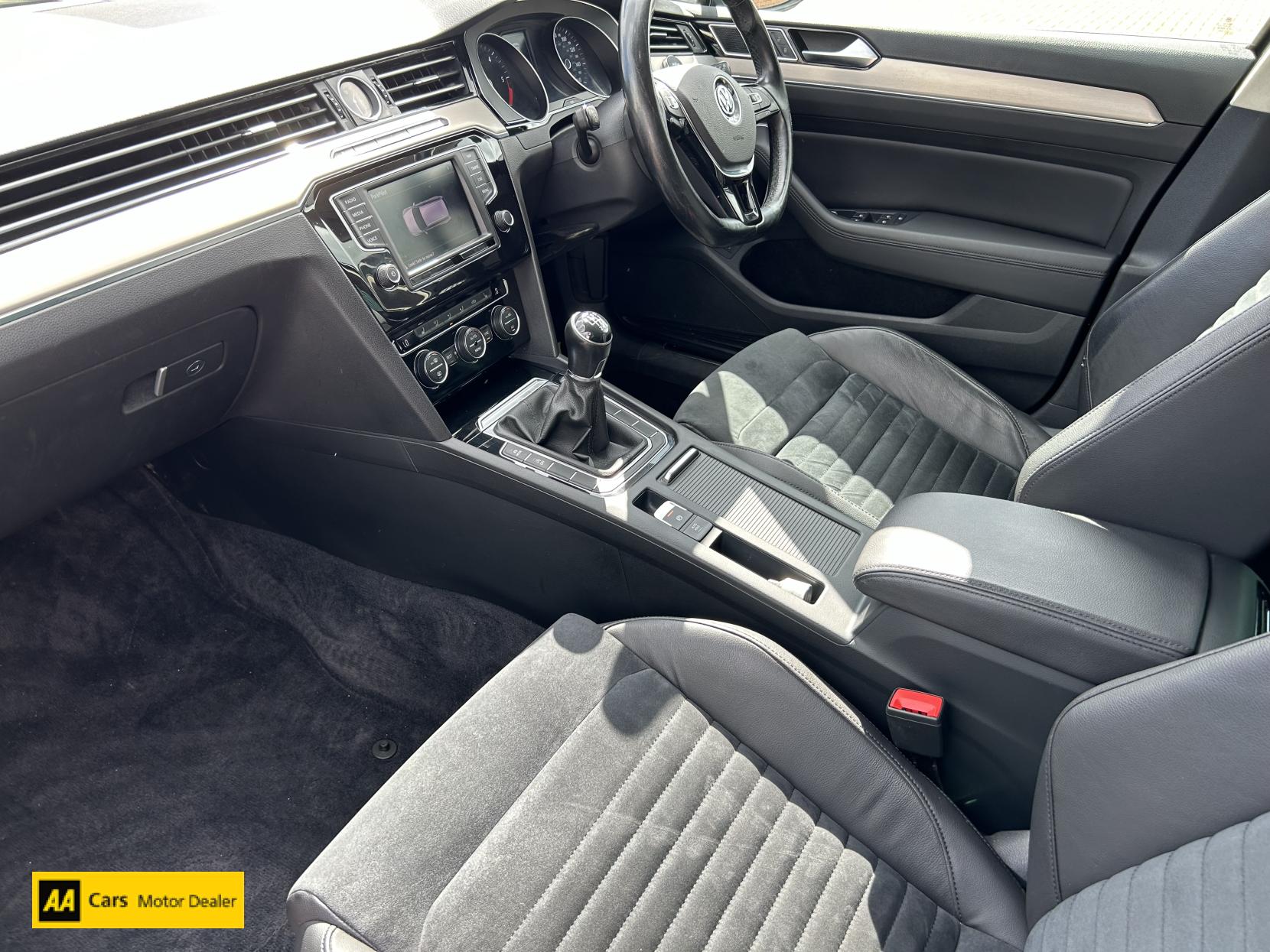 Volkswagen Passat 1.6 TDI BlueMotion Tech GT Estate 5dr Diesel Manual Euro 6 (s/s) (120 ps)