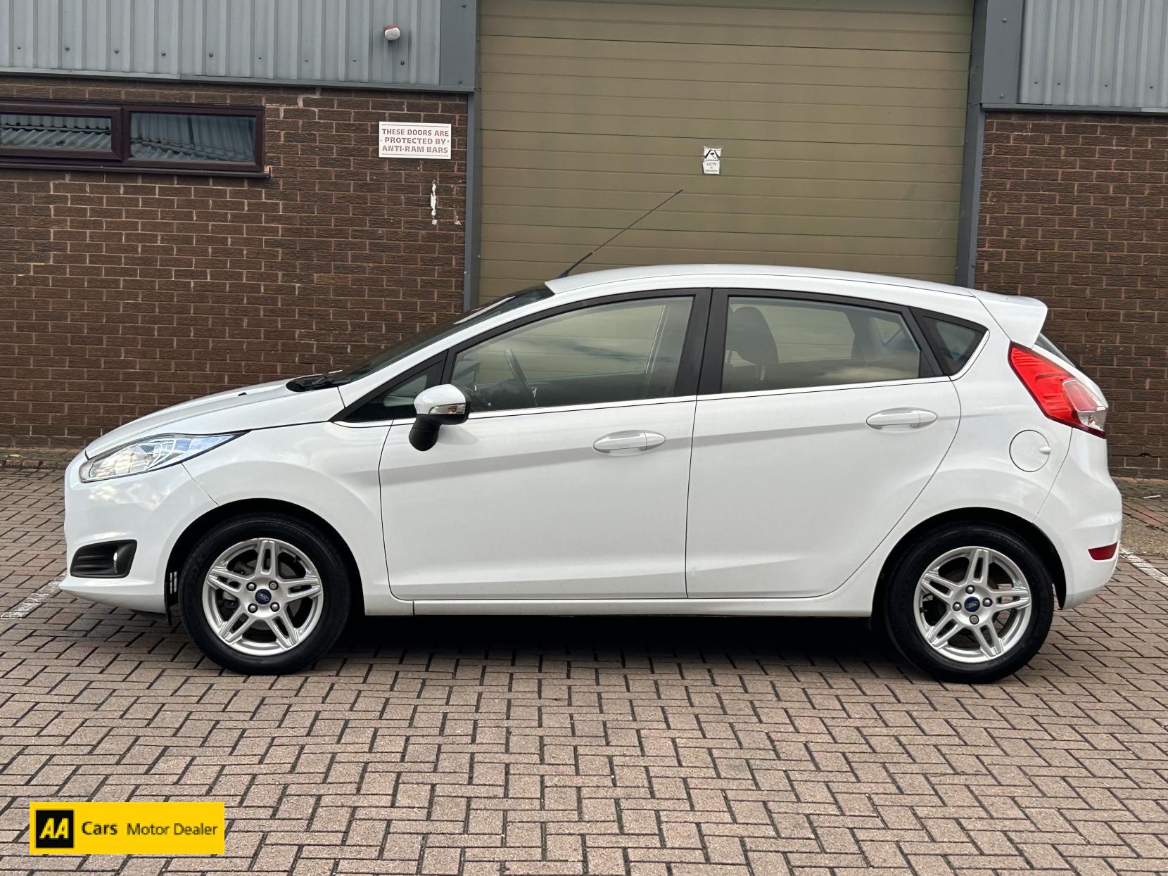 Ford Fiesta 1.25 Zetec Hatchback 5dr Petrol Manual Euro 5 (82 ps)