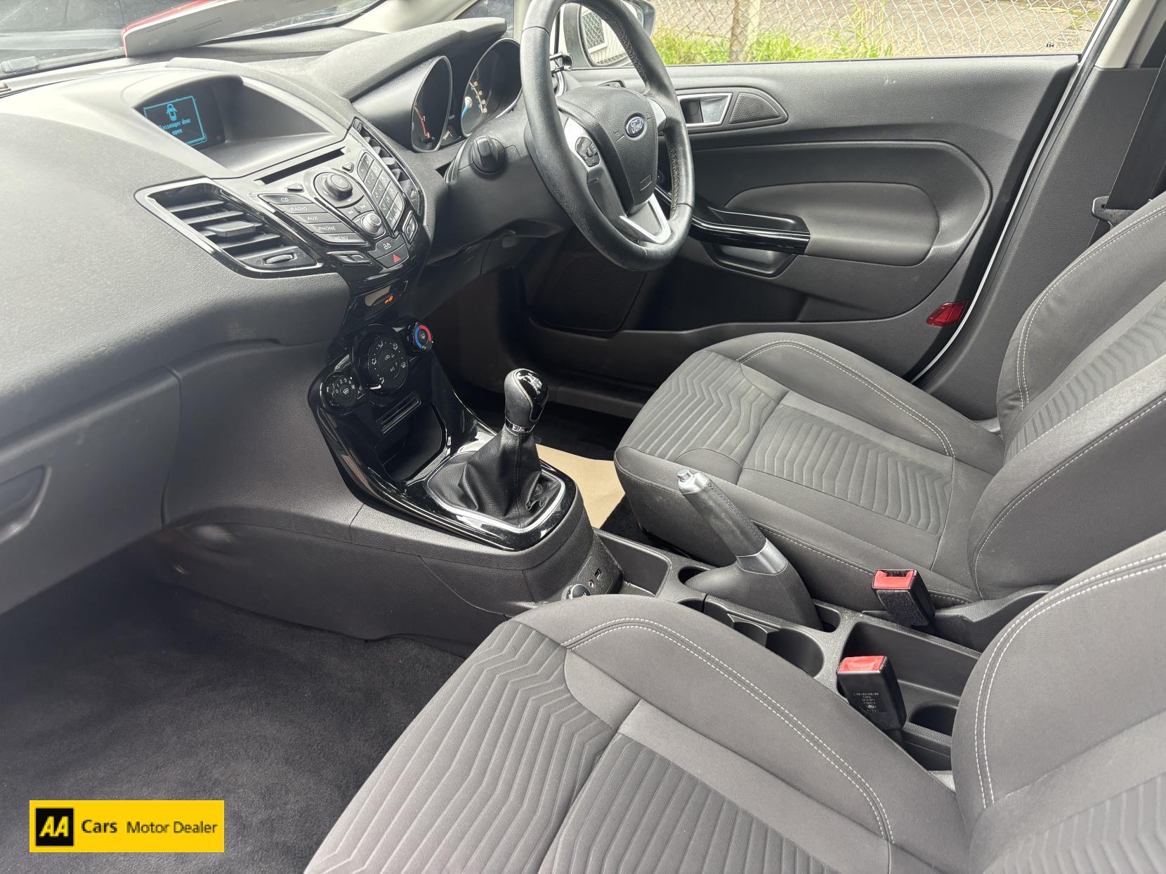 Ford Fiesta 1.25 Zetec Hatchback 5dr Petrol Manual Euro 5 (82 ps)